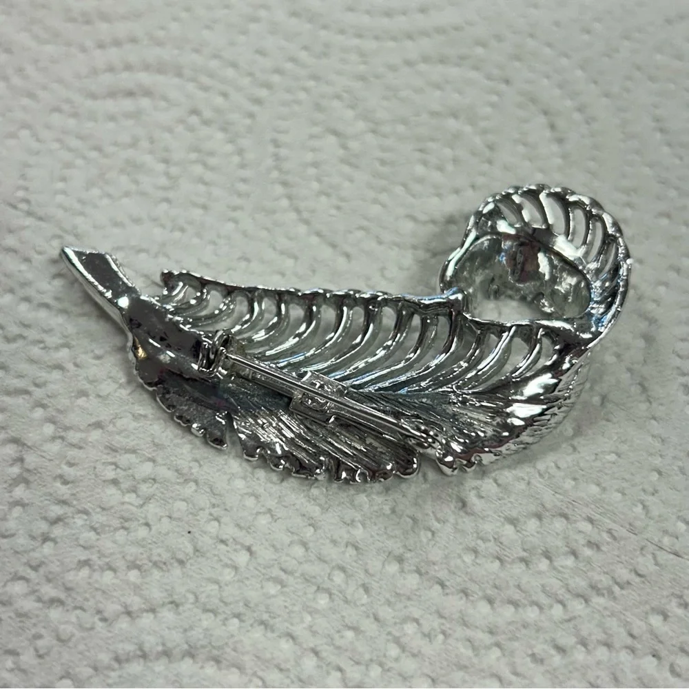 Vintage Elegant Silver Feather Brooch Rhinestones Costume Jewelry Nature Leaf